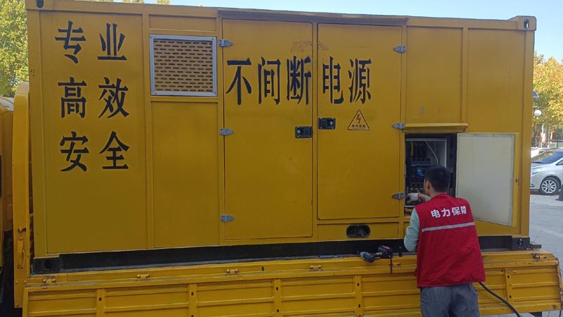 宣威柴油发电机组和UPS电源配合使用时，如何避免切换过程中的电力中断？